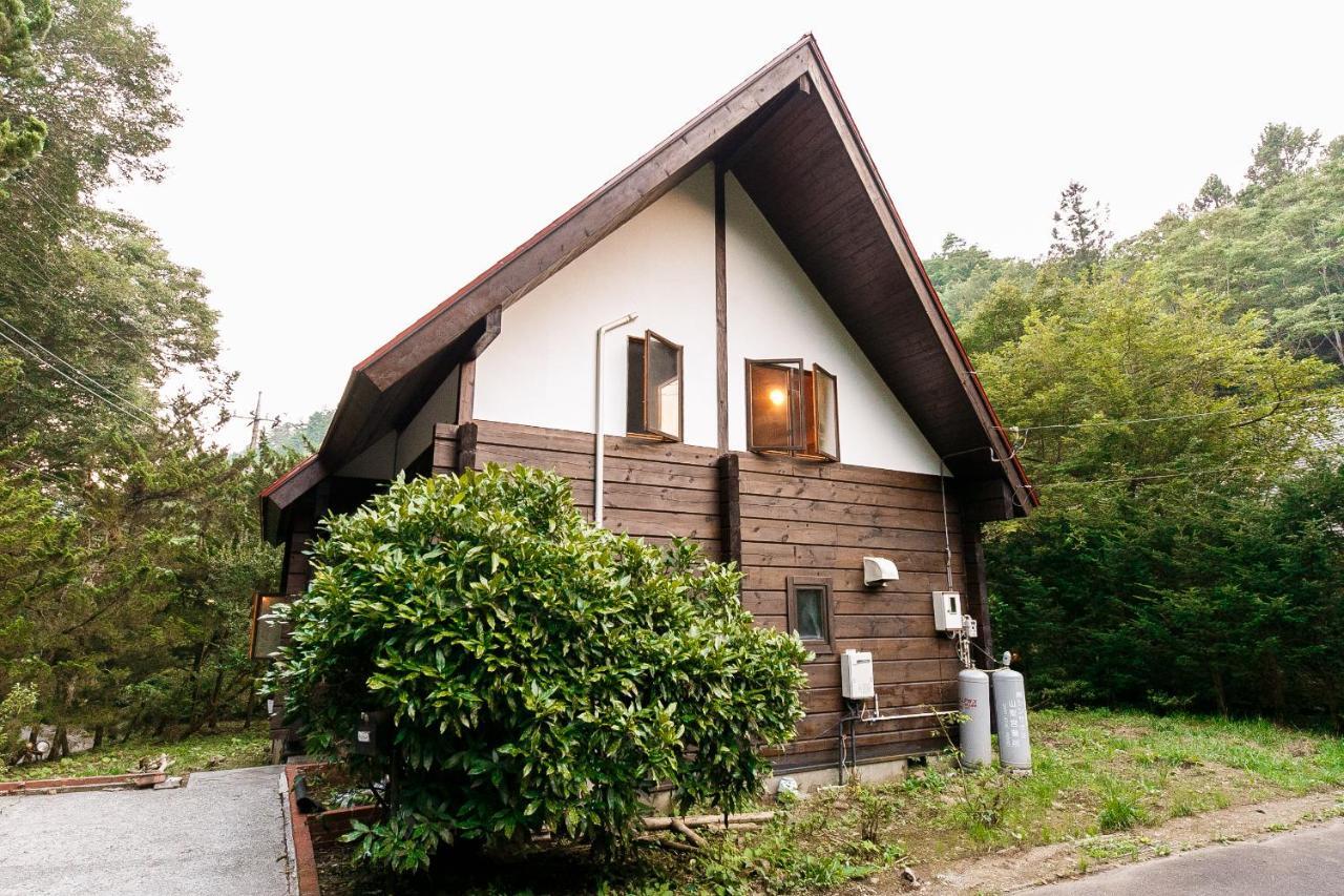 ログハウスせせらぎ Tsuru Екстериор снимка